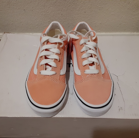 Vans - Picture 2 of 4